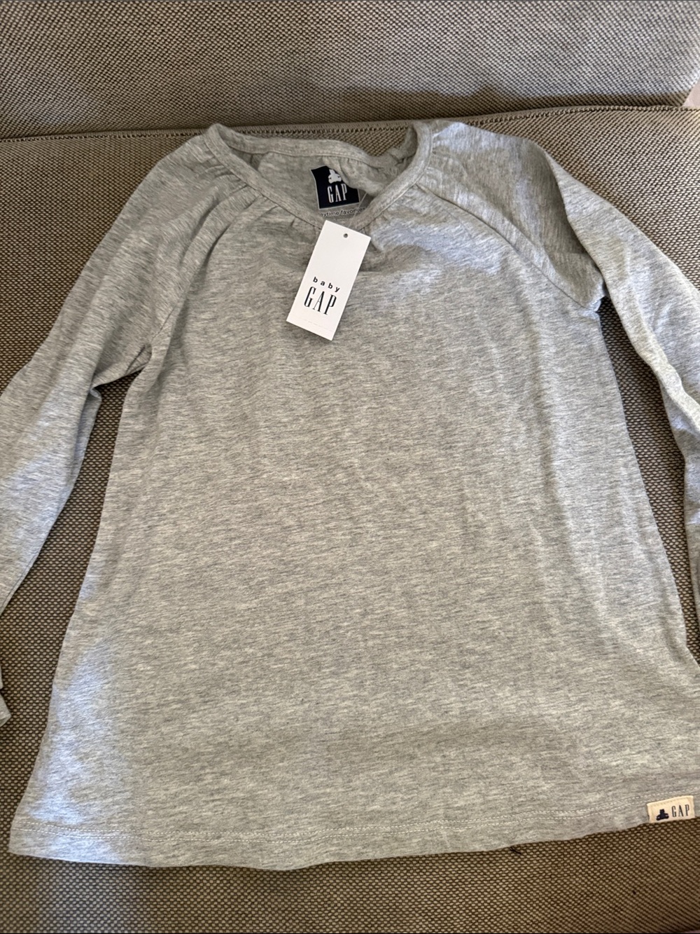 GAP Light Gray Long-Sleeve Girls Tee